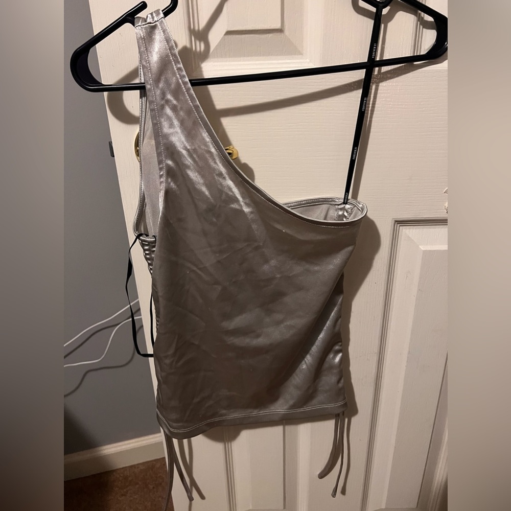 Forever 21 Women’s One Sleeve Metallic Size Small